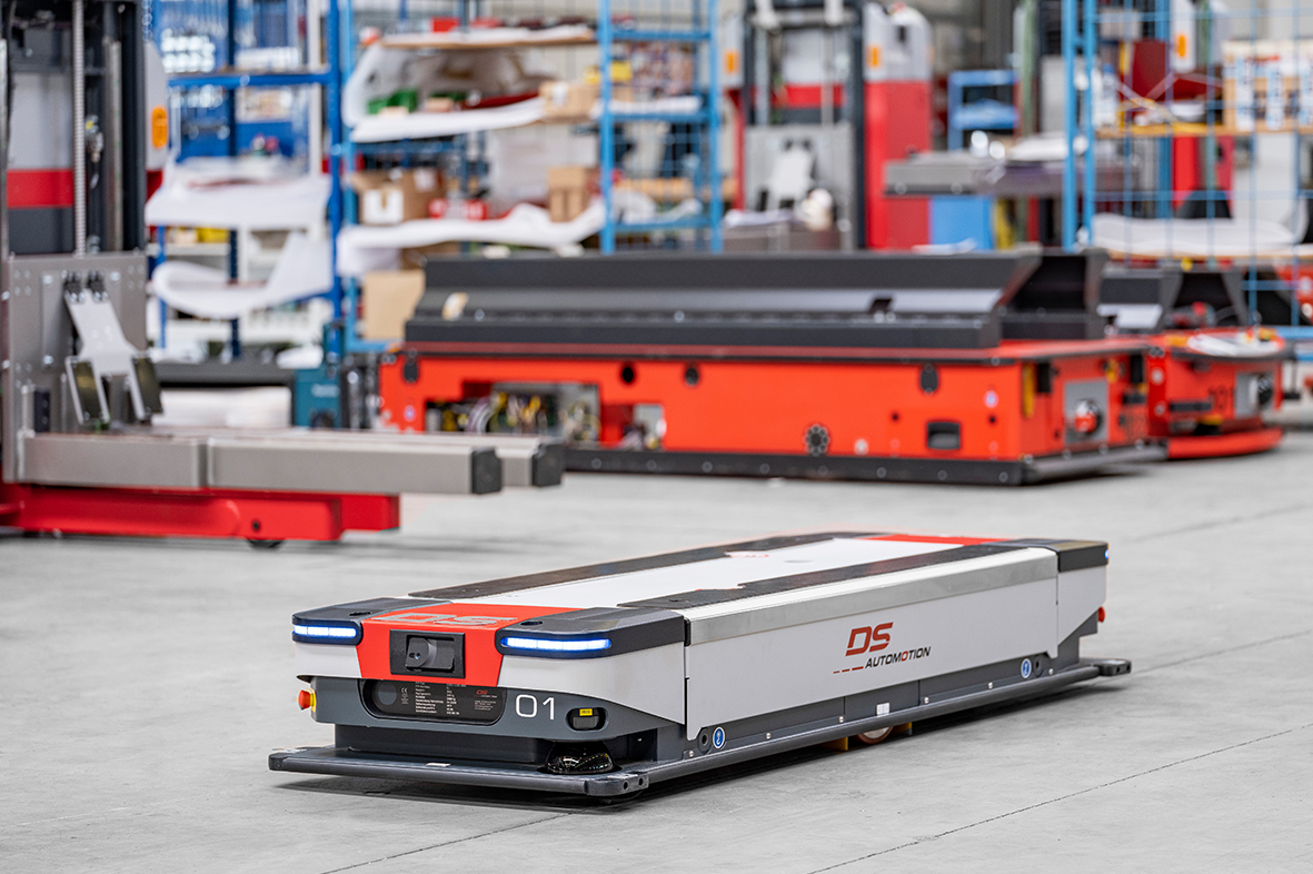 Underride vehicle with LED lighting for signaling